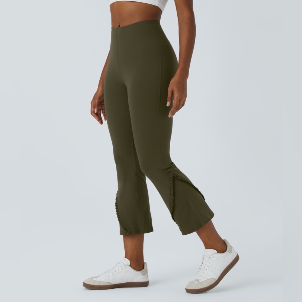 HALARA Olive Women's Capris with Fringe Detail